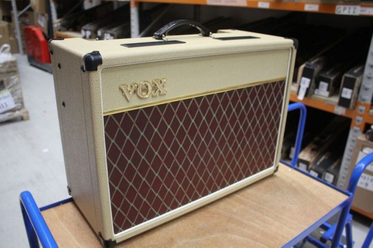 VOX AC15 TAN BRONCO LIMITED EDITION - Imagen por defecto