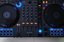 Controlador 4 canales para rekordbox y Serato Pro - Imagen