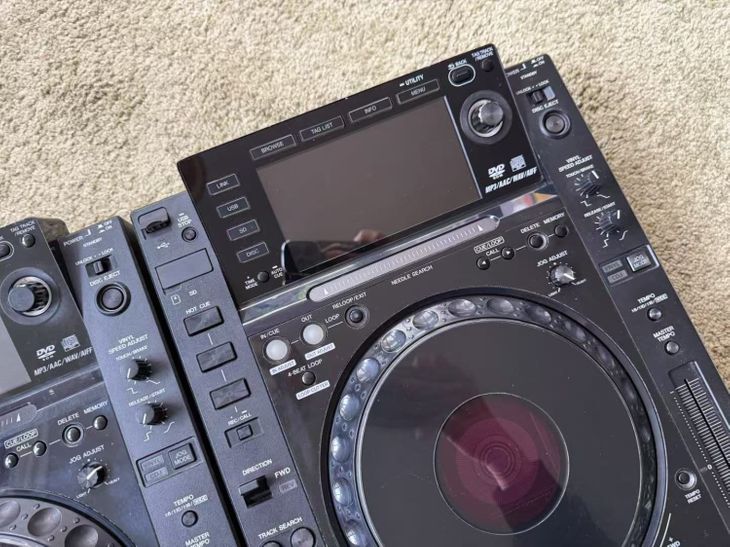 a pair of cdj 2000 - Immagine4