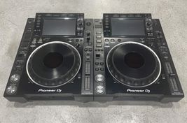 2x Pioneer DJ CDJ-2000NXS2 + Flightcases - Image