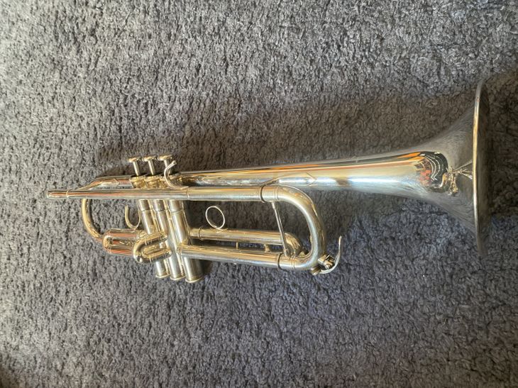 YTR-5335 GSIl Trumpet, Trompette en Sib, Perce: ML - Imagen por defecto