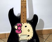 Squier Hello Kitty chitarra elettrica scala corta - Image