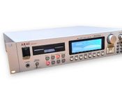 AKAI S3000XL Échantillonneur numérique stéréo Midi
 - Image