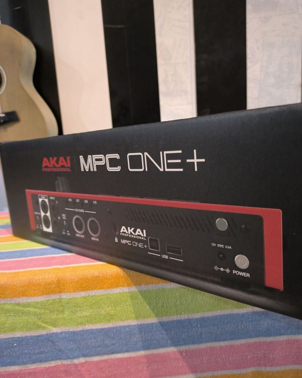 AKAI Professional MPC One+ Standalone sampler - Imagen2