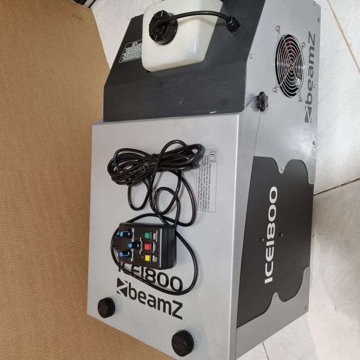 Máquina de Humo 1800w - Imagen2