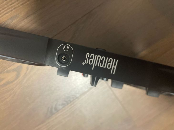 Hercules Inpulse 300 - Imagen6