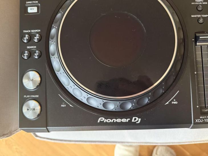 a pair of pioneer xdj 1000 mk2 - Image2