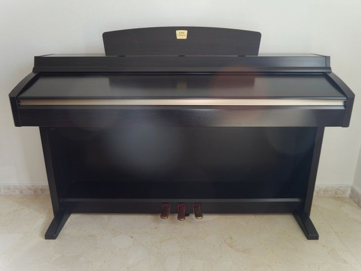 Piano Clavinova Yamaha CLP 230 - Imagen2