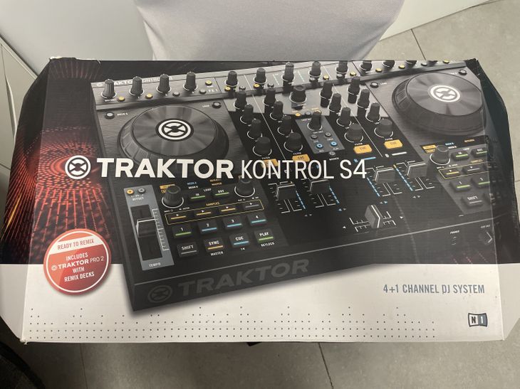 Traktor S4 mk 1 - Imagen por defecto