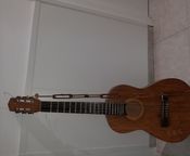 Spanish guitar, it belonged to a relative who has passed away
 - Image