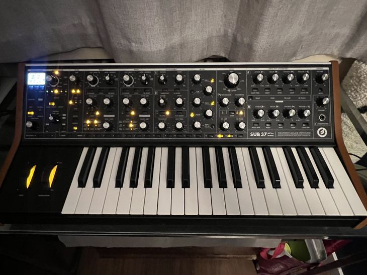 Moog sub 37 - Imagen por defecto