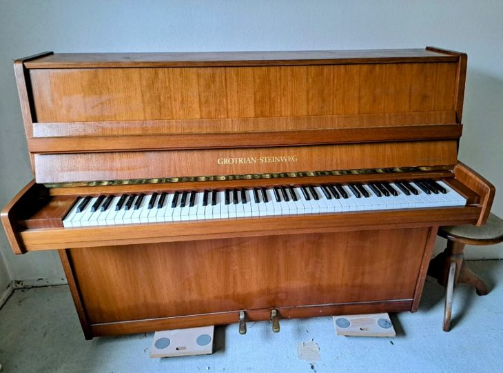 GROTRIAN-STEINWEG 112M  mit Vollpanzerplatte - Imagen por defecto