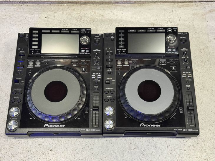 2X Pioneer CDJ-2000 Nexus - Imagen por defecto