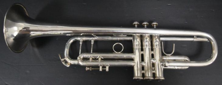 Trompeta Bach Stradivarius pabellón 72 - Imagen2