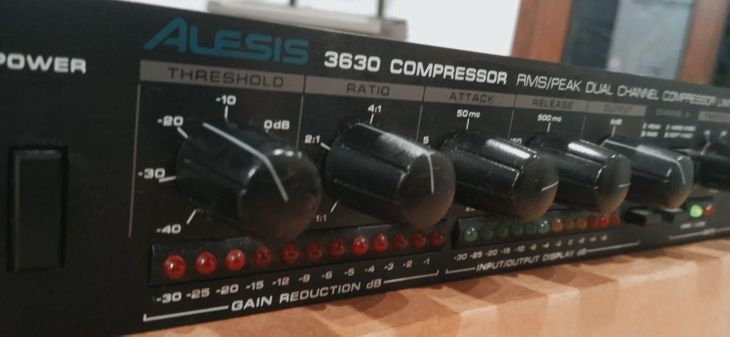 ○ Alesis 3630 Compressor 改造品 うまい 良い音です