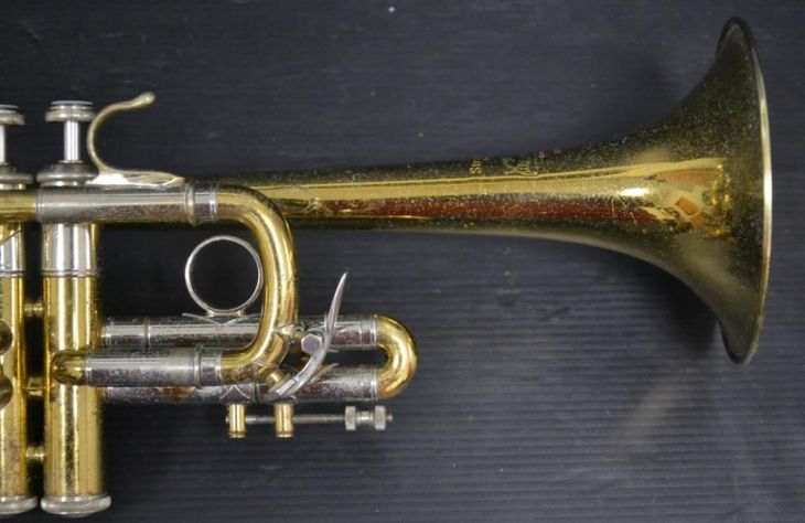 Trompeta Mib/Re Bach Stradivarius 304 Corporation - Immagine6