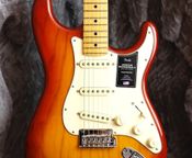 Fender Stratocaster Sienna Sunburst
 - Bild