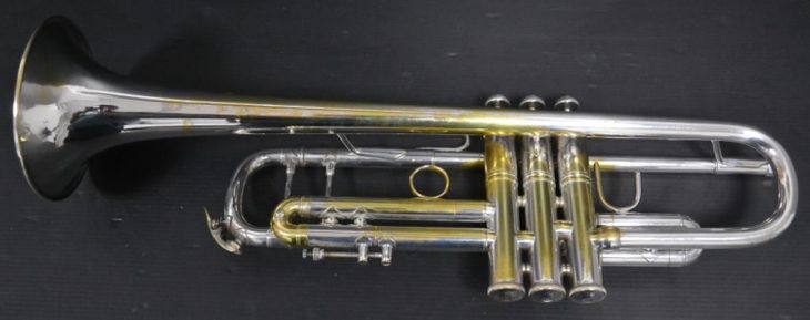 Trompeta Bach Stradivarius 37 en buen estado. - Imagen2