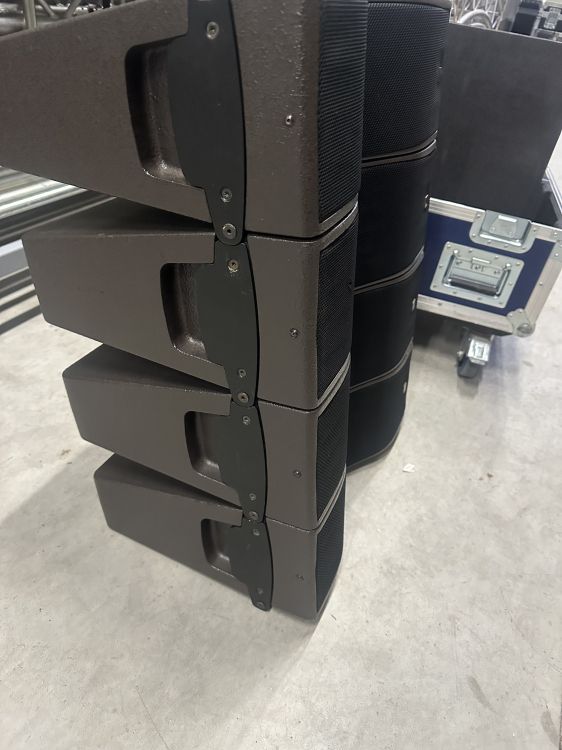 L-ACOUSTICS 12 x KIVA Set with 3 x Case & Bumper - Imagen por defecto
