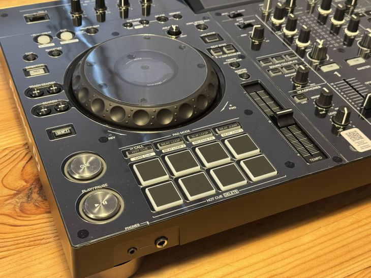 Pioneer DJ XDJ-RX3 con maleta UDG - Imagen2