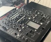 Console de mixage pionnière
 - Image