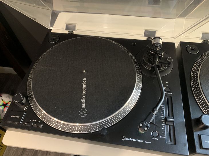 Audio-technica - AT-LP120XUSB Platine vinyle à entraînement direct - Argent  - Platine vinyles