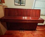 Piano vertical Yamaha M1J con banqueta - Imagen