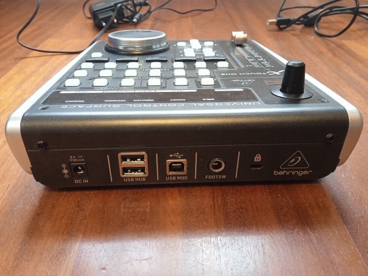 Controlador DAW Behringer X-Touch One - Imagen6