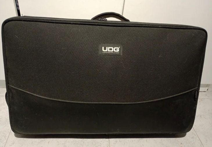 Funda / Maleta  UDG controladora - Imagen por defecto