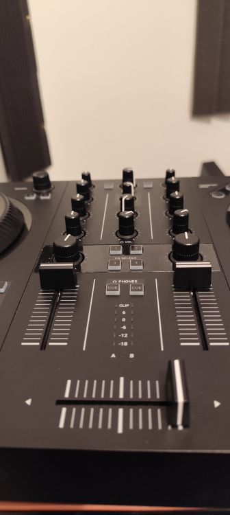 Native instruments Traktor Kontrol S2 mk3 - Bild2