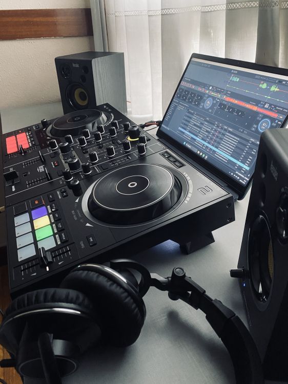 Hercules DjControl Inpulse 500 - Imagen por defecto