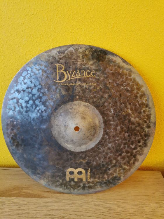 Hi hat 15" MEINL Byzance Extra Dry Medium Thin - Imagen4