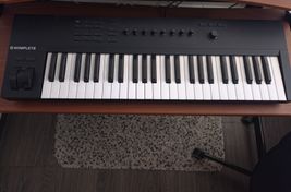 Komplete Kontrol A49 - Imagen