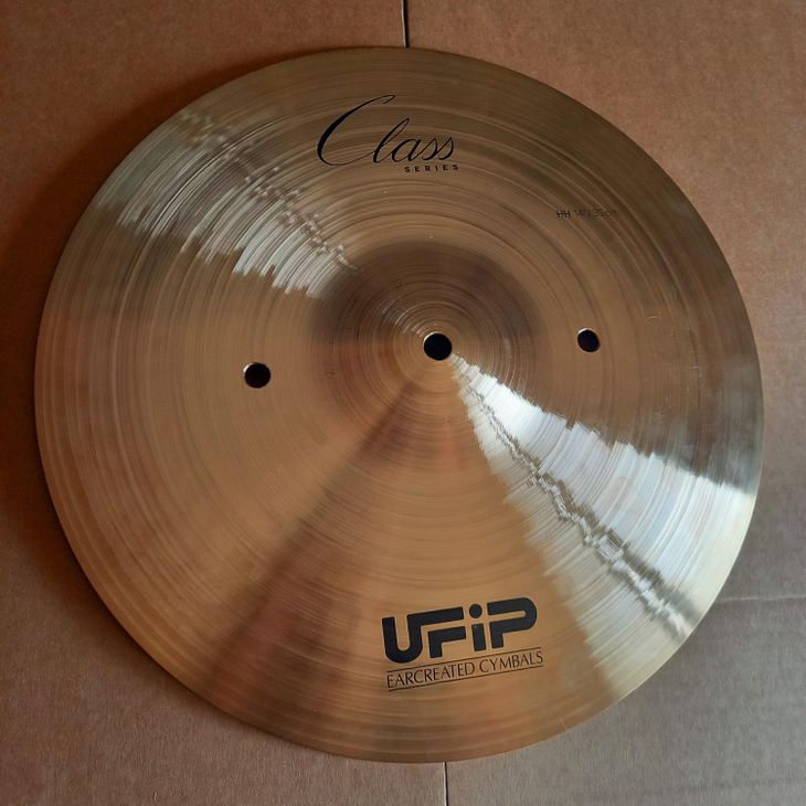 Hi-Hats 14" UFIP Class Series - Imagen3