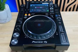 pioneer cdj 2000 nxs2  2000NXS2 DJ Controller - Bild