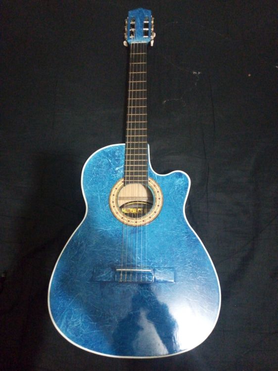 Vendo guitarra clásica color azul - Imagen1