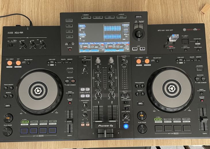 Pioneer XDJ RR + Decksaver - Imagen por defecto