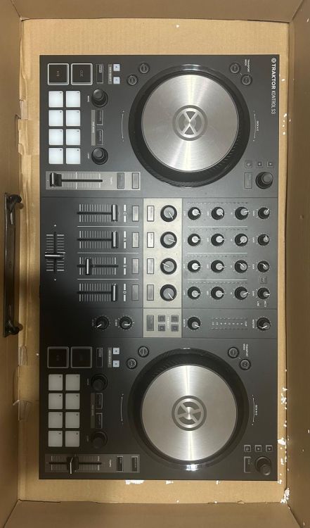 Controladora de DJ Traktor Kontrol S3 - Imagen3