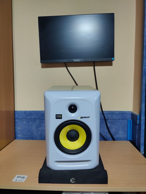 Pareja KRK Rokit 6 + 2 Pies de Altavoz - Imagen por defecto