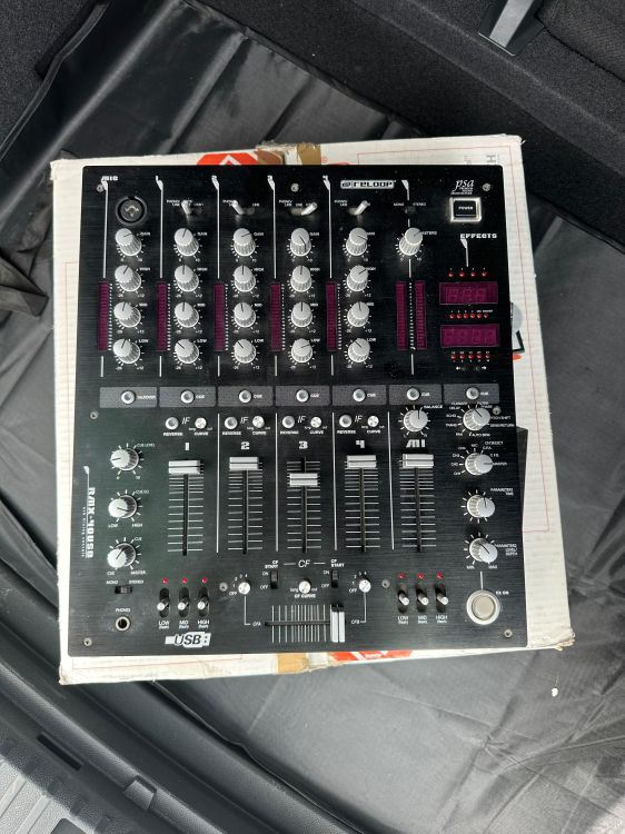 Mesa de mezclas Reloop RMX-40 USB – 4 canales - Image3