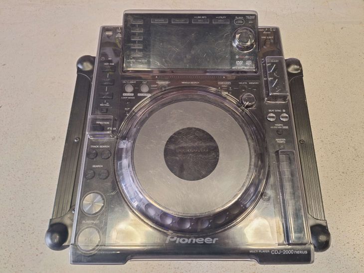 Pioneer CDJ-2000 Nexus + flightcase + decksaver - Imagen por defecto