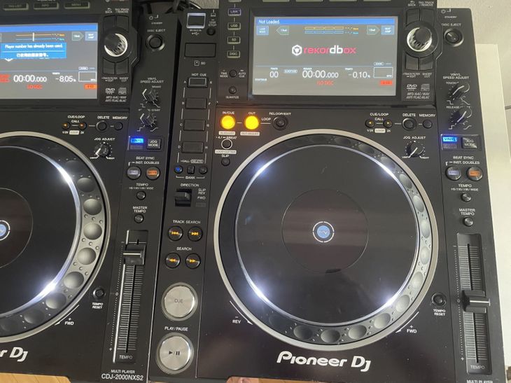 a pair of pioneer cdj 2000 nexus2 - Immagine3