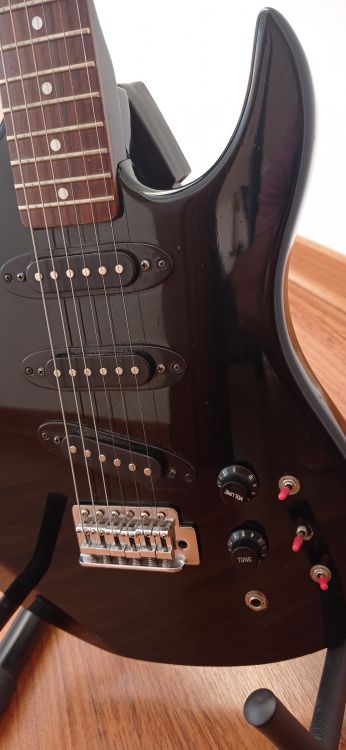 Guitarra eléctrica coreana antigua y rara - Imagen por defecto