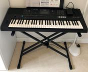 Unterstützung und Sustain der Millennium-Tastatur des Yamaha E473
 - Bild