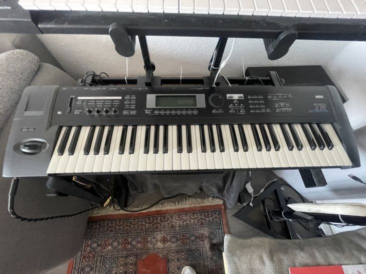 Synthesizer Korg TR - Imagen por defecto