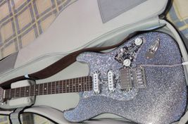 Guitarra electrica sin uso - Imagen