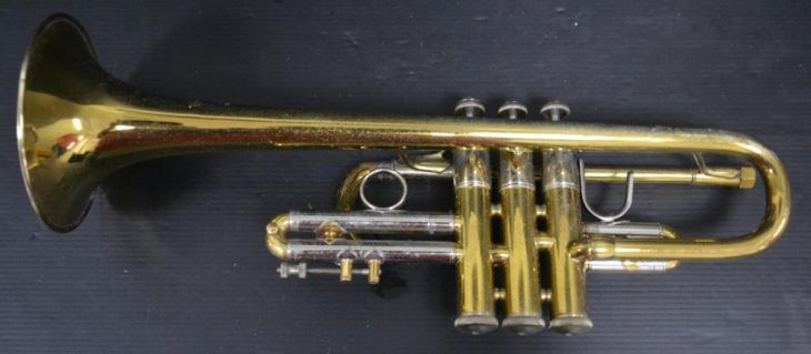 Trompeta Mib/Re Bach Stradivarius 304 Corporation - Image2