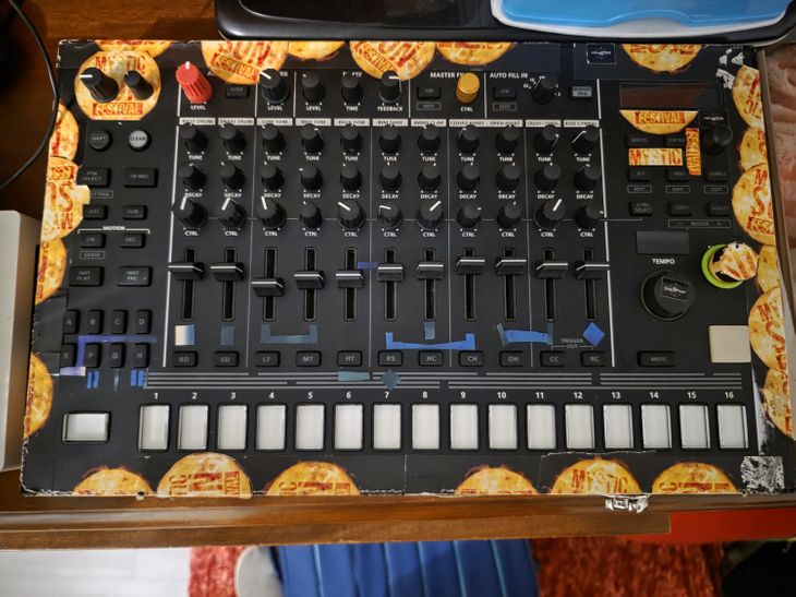 Vendo Roland TR8S, Waldorff Streichfet y teclado A - Imagen2