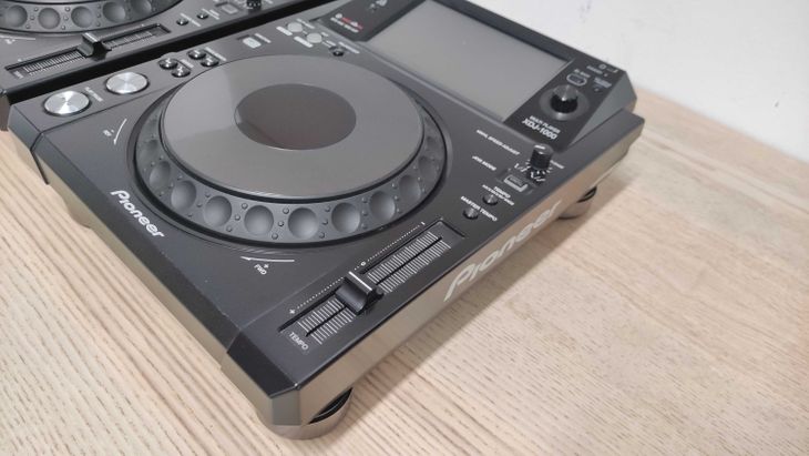 2x Pioneer DJ XDJ-1000 con fundas - Imagen2