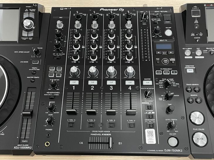 2x Pioneer DJ XDJ-1000MK2 1x DJM-750MK2 - Bild3